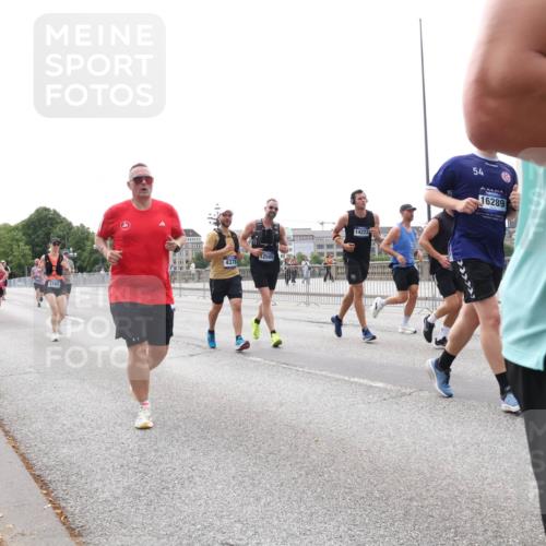 29.06.2025 - hella hamburg halbmarathon Lena Gebhardt http://msf.ph/oto/8413573 29.06.2025 10:25:54 Lombardsbrücke 3765, 4378, 12505, 54, 16289, 1093, 1305, 1479, 1481, 3343, 3765, 4378, 4797, 5028, 5497, 6663, 8276, 8674, 8881, 9811, 10104, 10219, 10845, 10846, 11139, 11157, 11596, 11662, 11699, 11828, 11859, 12074, 12505, 12838, 12945, 12946, 13653, 13842, 14063, 14179, 14223, 14356, 14726, 14936, 15283, 16289, 16354, 16381, 16927, 17369, 19144 meine-sportfotos.de