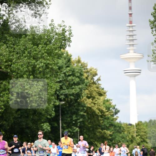 29.06.2025 - hella hamburg halbmarathon Dr. Thomas Lammeyer http://msf.ph/oto/8413581 29.06.2025 10:44:03 Kennedybrücke 1232, 1760, 2313, 2976, 3046, 3353, 3727, 3882, 4173, 4523, 4659, 4752, 4855, 6321, 6427, 6698, 6739, 7045, 7053, 7125, 7501, 7524, 8457, 8612, 8865, 8866, 9455, 9698, 9708, 9777, 10441, 10512, 10516, 10626, 10714, 10818, 10888, 10901, 11175 meine-sportfotos.de