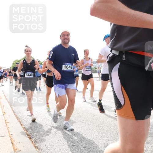 29.06.2025 - hella hamburg halbmarathon Lena Gebhardt http://msf.ph/oto/8413641 29.06.2025 10:42:03 Lombardsbrücke 7955, 6430, 1648, 3460, 14929, 15, 1039, 1314, 1509, 1623, 1624, 1648, 1712, 1752, 2145, 2523, 2974, 3276, 3326, 3459, 3460, 3568, 4329, 4353, 4541, 4735, 4736, 4787, 4885, 5419, 5432, 5671, 6136, 6137, 6153, 6320, 6430, 6436, 6450, 6618, 6828, 6837, 6846, 6917, 7357, 7477, 7955, 7968, 8004, 8014, 8162, 8163, 8300, 8301, 8443, 8459, 8712, 8848, 8897, 8908, 9008, 9223, 9370, 9467, 9588, 10027, 10623, 11011 meine-sportfotos.de