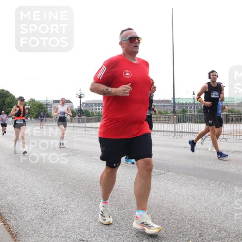 29.06.2025 - hella hamburg halbmarathon Lena Gebhardt http://msf.ph/oto/8413673 29.06.2025 10:25:55 Lombardsbrücke 1481, 3765, 12074, 14223, 479, 1093, 1305, 1479, 1481, 3343, 3765, 4378, 4797, 5028, 5497, 6159, 6663, 8276, 8674, 8881, 9811, 10104, 10219, 10845, 10846, 11139, 11596, 11662, 11699, 11828, 11859, 12074, 12505, 12838, 12945, 12946, 13653, 13842, 14063, 14179, 14223, 14356, 14726, 14936, 15283, 16289, 16354, 16381, 16927, 17369, 19144 meine-sportfotos.de