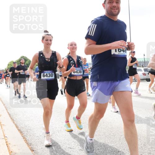 29.06.2025 - hella hamburg halbmarathon Lena Gebhardt http://msf.ph/oto/8413702 29.06.2025 10:42:04 Lombardsbrücke 7955, 6430, 0436, 1040, 12801, 17541, 1039, 1360, 1509, 1623, 1624, 1648, 1712, 1752, 2145, 2523, 2974, 3276, 3326, 3459, 3460, 3568, 4329, 4353, 4541, 4735, 4736, 4787, 4885, 4892, 5419, 5432, 5671, 6136, 6137, 6153, 6320, 6430, 6436, 6450, 6618, 6828, 6837, 6846, 6917, 7357, 7477, 7955, 7968, 8004, 8014, 8162, 8163, 8300, 8301, 8443, 8459, 8712, 8848, 8897, 8908, 9008, 9223, 9370, 9467, 9588, 10027, 10623, 11011 meine-sportfotos.de