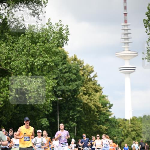 29.06.2025 - hella hamburg halbmarathon Dr. Thomas Lammeyer http://msf.ph/oto/8413716 29.06.2025 10:44:08 Kennedybrücke 1760, 2313, 2976, 3046, 3237, 3353, 3515, 3727, 3882, 3883, 3884, 4173, 4523, 4659, 4752, 4855, 6321, 6427, 6698, 6739, 7045, 7125, 7455, 7456, 7501, 7524, 8612, 8865, 8866, 9455, 9698, 9747, 9777, 10441, 10512, 10626, 10714, 10818, 10888, 10901, 11175, 11242 meine-sportfotos.de