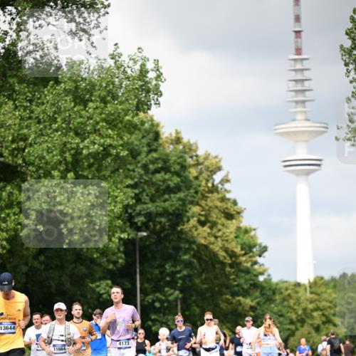 29.06.2025 - hella hamburg halbmarathon Dr. Thomas Lammeyer http://msf.ph/oto/8413773 29.06.2025 10:44:09 Kennedybrücke 1760, 2313, 2976, 3046, 3237, 3353, 3515, 3727, 3882, 3883, 3884, 4173, 4523, 4659, 4752, 4855, 5229, 5877, 6321, 6427, 6698, 6739, 7045, 7125, 7455, 7456, 7501, 7524, 8612, 8865, 8866, 9455, 9698, 9747, 9777, 10441, 10512, 10626, 10714, 10818, 10888, 10901, 11175, 11242 meine-sportfotos.de