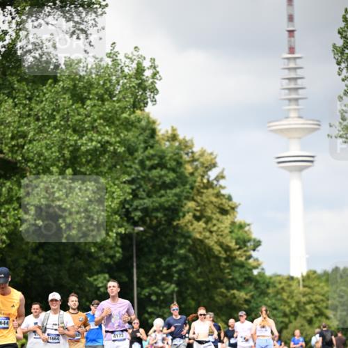 29.06.2025 - hella hamburg halbmarathon Dr. Thomas Lammeyer http://msf.ph/oto/8413778 29.06.2025 10:44:09 Kennedybrücke 1760, 2313, 2976, 3046, 3237, 3353, 3515, 3727, 3882, 3883, 3884, 4173, 4523, 4659, 4752, 4855, 5229, 5877, 6321, 6427, 6698, 6739, 7045, 7125, 7455, 7456, 7501, 7524, 8612, 8865, 8866, 9455, 9698, 9747, 9777, 10441, 10512, 10626, 10714, 10818, 10888, 10901, 11175, 11242 meine-sportfotos.de