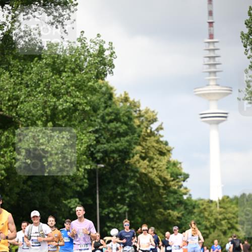29.06.2025 - hella hamburg halbmarathon Dr. Thomas Lammeyer http://msf.ph/oto/8413781 29.06.2025 10:44:09 Kennedybrücke 1760, 2313, 2976, 3046, 3237, 3353, 3515, 3727, 3882, 3883, 3884, 4173, 4523, 4659, 4752, 4855, 5229, 5877, 6321, 6427, 6698, 6739, 7045, 7125, 7455, 7456, 7501, 7524, 8612, 8865, 8866, 9455, 9698, 9747, 9777, 10441, 10512, 10626, 10714, 10818, 10888, 10901, 11175, 11242 meine-sportfotos.de
