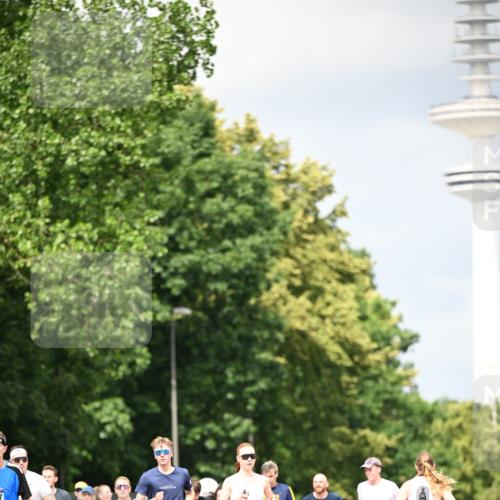 29.06.2025 - hella hamburg halbmarathon Dr. Thomas Lammeyer http://msf.ph/oto/8413804 29.06.2025 10:44:12 Kennedybrücke 1760, 2019, 2313, 2976, 3046, 3237, 3353, 3515, 3727, 3808, 3882, 3883, 3884, 4173, 4523, 4659, 4752, 5229, 5876, 5877, 6427, 6698, 6739, 7045, 7125, 7455, 7456, 7524, 7675, 7850, 7984, 8612, 8865, 8866, 9455, 9698, 9747, 9777, 10441, 10512, 10626, 10714, 10818, 10888, 10901, 11175, 11242 meine-sportfotos.de