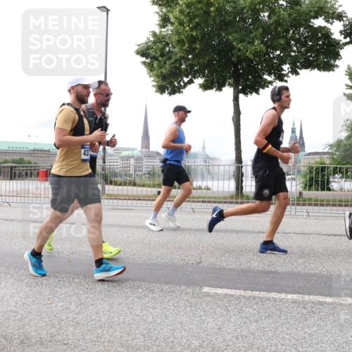 29.06.2025 - hella hamburg halbmarathon Lena Gebhardt http://msf.ph/oto/8413812 29.06.2025 10:25:56 Lombardsbrücke 43, 1093, 1305, 1479, 1481, 3343, 3765, 4378, 4797, 5028, 5497, 6159, 6663, 8276, 8674, 8881, 9811, 10104, 10219, 10845, 10846, 11139, 11596, 11662, 11699, 11828, 11859, 12074, 12505, 12838, 12945, 12946, 13653, 13842, 14063, 14179, 14223, 14356, 14726, 14936, 15283, 16289, 16354, 16381, 16927, 17369, 19144 meine-sportfotos.de