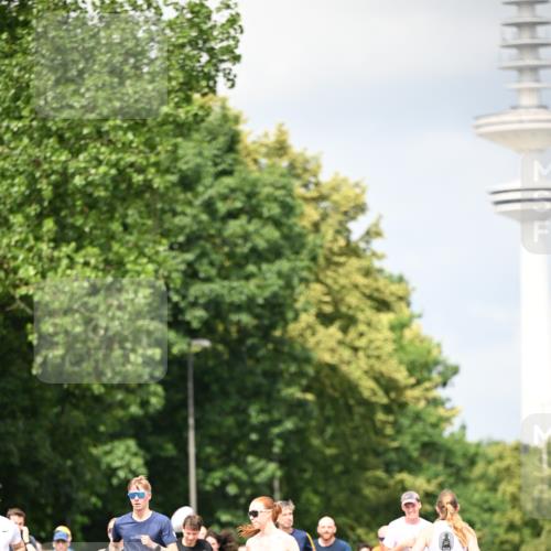 29.06.2025 - hella hamburg halbmarathon Dr. Thomas Lammeyer http://msf.ph/oto/8413844 29.06.2025 10:44:13 Kennedybrücke 1760, 2019, 2313, 2976, 3046, 3237, 3515, 3727, 3808, 3882, 3883, 3884, 4173, 4523, 4659, 4752, 5229, 5876, 5877, 6427, 6698, 6739, 7045, 7455, 7456, 7524, 7675, 7850, 7984, 8612, 8865, 8866, 9455, 9698, 9747, 9777, 10441, 10512, 10626, 10714, 10818, 10901, 11175, 11242 meine-sportfotos.de