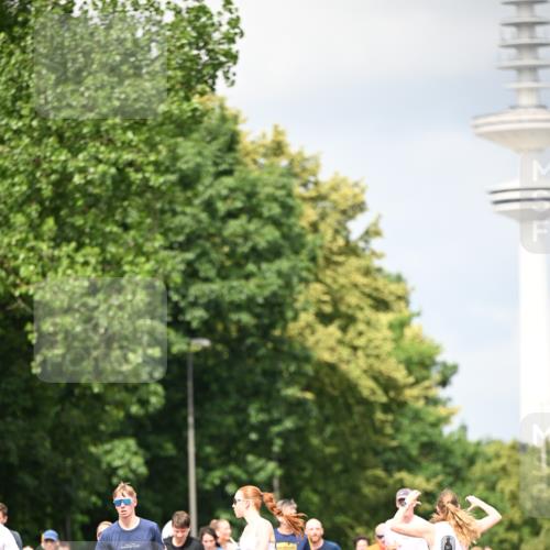 29.06.2025 - hella hamburg halbmarathon Dr. Thomas Lammeyer http://msf.ph/oto/8413856 29.06.2025 10:44:14 Kennedybrücke 1058, 1760, 2019, 2313, 2888, 2976, 3046, 3237, 3515, 3727, 3808, 3882, 3883, 3884, 4173, 4523, 4659, 4752, 5229, 5876, 5877, 6427, 6698, 6739, 7045, 7455, 7456, 7524, 7675, 7850, 7984, 8391, 8612, 8865, 8866, 9455, 9698, 9747, 9777, 10441, 10512, 10626, 10714, 10818, 10901, 11175, 11242 meine-sportfotos.de