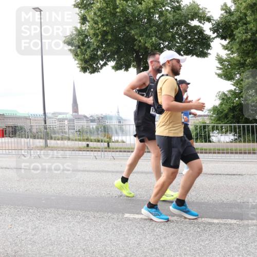29.06.2025 - hella hamburg halbmarathon Lena Gebhardt http://msf.ph/oto/8413860 29.06.2025 10:25:57 Lombardsbrücke 1093, 1305, 1479, 1481, 3343, 3765, 4378, 4797, 5028, 5497, 6159, 6663, 8276, 8306, 8674, 8881, 9811, 10104, 10219, 10845, 10846, 11139, 11596, 11699, 11828, 11859, 12074, 12505, 12838, 12945, 12946, 13653, 13842, 14063, 14179, 14223, 14356, 14726, 14936, 15283, 16289, 16354, 16381, 16927, 17369, 19144 meine-sportfotos.de