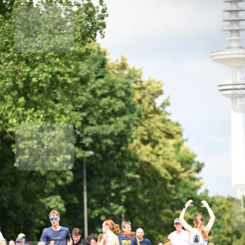 29.06.2025 - hella hamburg halbmarathon Dr. Thomas Lammeyer http://msf.ph/oto/8413861 29.06.2025 10:44:14 Kennedybrücke 1058, 1760, 2019, 2313, 2888, 2976, 3046, 3237, 3515, 3727, 3808, 3882, 3883, 3884, 4173, 4523, 4659, 4752, 5229, 5876, 5877, 6427, 6698, 6739, 7045, 7455, 7456, 7524, 7675, 7850, 7984, 8391, 8612, 8865, 8866, 9455, 9698, 9747, 9777, 10441, 10512, 10626, 10714, 10818, 10901, 11175, 11242 meine-sportfotos.de