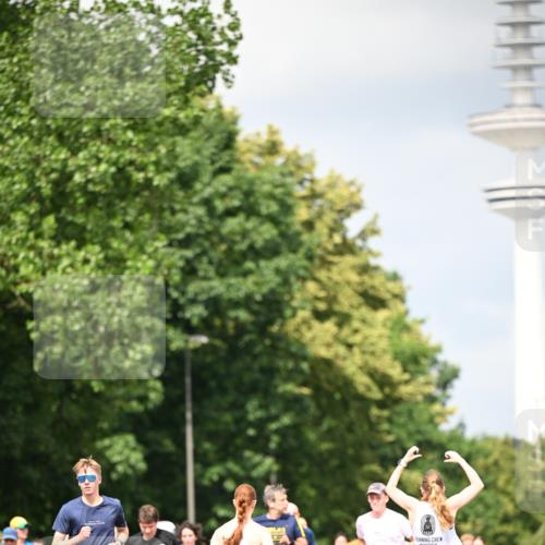 29.06.2025 - hella hamburg halbmarathon Dr. Thomas Lammeyer http://msf.ph/oto/8413886 29.06.2025 10:44:15 Kennedybrücke 1058, 1760, 2019, 2313, 2888, 2976, 3046, 3237, 3515, 3727, 3808, 3882, 3883, 3884, 4173, 4523, 4659, 4752, 5229, 5701, 5876, 5877, 6427, 6698, 6739, 6866, 6876, 7045, 7455, 7456, 7524, 7675, 7850, 7984, 8391, 8612, 8865, 8866, 9455, 9698, 9747, 9777, 10441, 10512, 10626, 10714, 10818, 11175, 11242 meine-sportfotos.de
