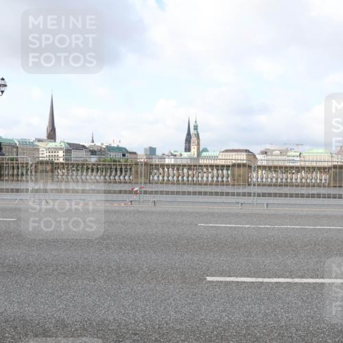 29.06.2025 - hella hamburg halbmarathon Lena Gebhardt http://msf.ph/oto/8413887 29.06.2025 08:55:53 Lombardsbrücke  meine-sportfotos.de