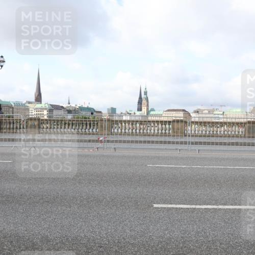 29.06.2025 - hella hamburg halbmarathon Lena Gebhardt http://msf.ph/oto/8413914 29.06.2025 08:55:53 Lombardsbrücke  meine-sportfotos.de