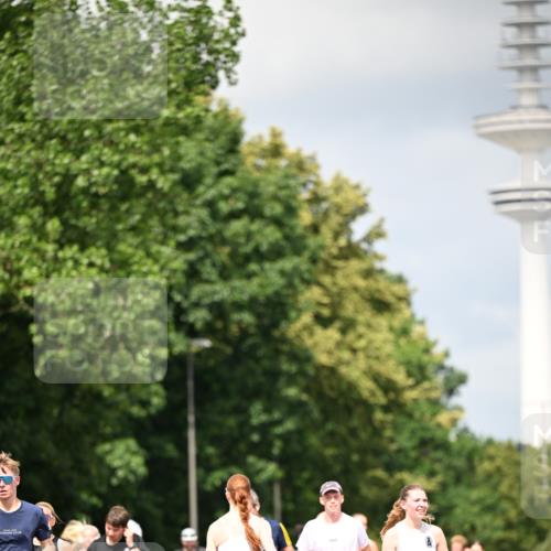 29.06.2025 - hella hamburg halbmarathon Dr. Thomas Lammeyer http://msf.ph/oto/8413923 29.06.2025 10:44:16 Kennedybrücke 1058, 1760, 2019, 2313, 2888, 2976, 3046, 3237, 3515, 3808, 3882, 3883, 3884, 4173, 4523, 4659, 4752, 5229, 5701, 5876, 5877, 6427, 6698, 6739, 6866, 6876, 7045, 7455, 7456, 7524, 7675, 7850, 7984, 8391, 8612, 8865, 8866, 9698, 9747, 9777, 10441, 10512, 10626, 10714, 10818, 11175, 11242 meine-sportfotos.de