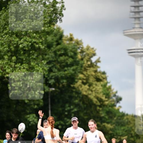 29.06.2025 - hella hamburg halbmarathon Dr. Thomas Lammeyer http://msf.ph/oto/8413974 29.06.2025 10:44:18 Kennedybrücke 1058, 1760, 2019, 2313, 2888, 2976, 3046, 3237, 3515, 3808, 3882, 3883, 3884, 4173, 4523, 4752, 5229, 5263, 5701, 5876, 5877, 6427, 6698, 6739, 6866, 6876, 7045, 7455, 7456, 7524, 7675, 7850, 7984, 8107, 8391, 8612, 8865, 8866, 9698, 9747, 9777, 10441, 10512, 10626, 10714, 10806, 10818, 11175, 11242 meine-sportfotos.de