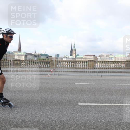 29.06.2025 - hella hamburg halbmarathon Lena Gebhardt http://msf.ph/oto/8413979 29.06.2025 08:55:53 Lombardsbrücke 540 meine-sportfotos.de