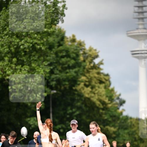 29.06.2025 - hella hamburg halbmarathon Dr. Thomas Lammeyer http://msf.ph/oto/8413990 29.06.2025 10:44:18 Kennedybrücke 1058, 1760, 2019, 2313, 2888, 2976, 3046, 3237, 3515, 3808, 3882, 3883, 3884, 4173, 4523, 4752, 5229, 5263, 5701, 5876, 5877, 6427, 6698, 6739, 6866, 6876, 7045, 7455, 7456, 7524, 7675, 7850, 7984, 8107, 8391, 8612, 8865, 8866, 9698, 9747, 9777, 10441, 10512, 10626, 10714, 10806, 10818, 11175, 11242 meine-sportfotos.de