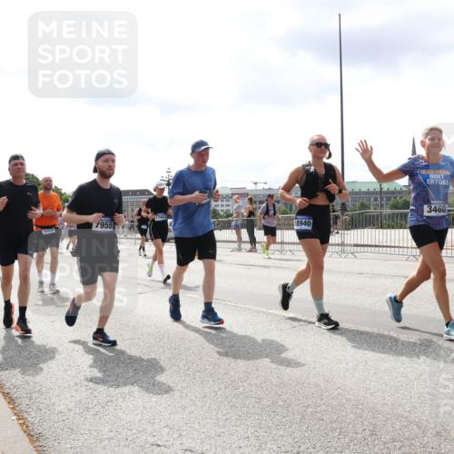 29.06.2025 - hella hamburg halbmarathon Lena Gebhardt http://msf.ph/oto/8413996 29.06.2025 10:42:05 Lombardsbrücke 3459, 17423, 3460, 9467, 7955, 8908, 118940, 1039, 1150, 1360, 1509, 1624, 1648, 1712, 1752, 2145, 2523, 2974, 3276, 3326, 3459, 3460, 3568, 4329, 4353, 4541, 4735, 4736, 4787, 4885, 4891, 4892, 5419, 5432, 5671, 6136, 6137, 6153, 6320, 6430, 6436, 6450, 6618, 6828, 6837, 6846, 6917, 7357, 7477, 7557, 7955, 7968, 8004, 8014, 8162, 8163, 8300, 8301, 8443, 8459, 8712, 8897, 8908, 9008, 9223, 9370, 9467, 9588, 10027, 10623, 11011 meine-sportfotos.de