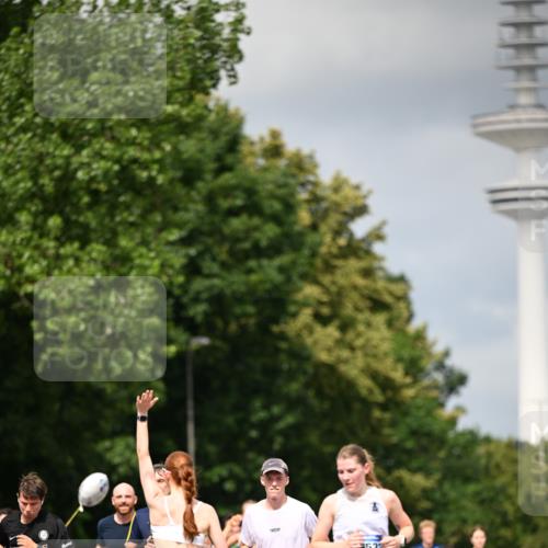 29.06.2025 - hella hamburg halbmarathon Dr. Thomas Lammeyer http://msf.ph/oto/8414000 29.06.2025 10:44:19 Kennedybrücke 1058, 1760, 2019, 2313, 2888, 2976, 3046, 3237, 3515, 3808, 3882, 3883, 3884, 4173, 4752, 5229, 5263, 5701, 5876, 5877, 5901, 6427, 6739, 6866, 6876, 7045, 7455, 7456, 7524, 7675, 7850, 7984, 8107, 8391, 8612, 8865, 8866, 9698, 9747, 9777, 10441, 10512, 10626, 10714, 10806, 10818, 11175, 11242 meine-sportfotos.de