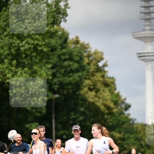 29.06.2025 - hella hamburg halbmarathon Dr. Thomas Lammeyer http://msf.ph/oto/8414013 29.06.2025 10:44:19 Kennedybrücke 1058, 1760, 2019, 2313, 2888, 2976, 3046, 3237, 3515, 3808, 3882, 3883, 3884, 4173, 4752, 5229, 5263, 5701, 5876, 5877, 5901, 6427, 6739, 6866, 6876, 7045, 7455, 7456, 7524, 7675, 7850, 7984, 8107, 8391, 8612, 8865, 8866, 9698, 9747, 9777, 10441, 10512, 10626, 10714, 10806, 10818, 11175, 11242 meine-sportfotos.de