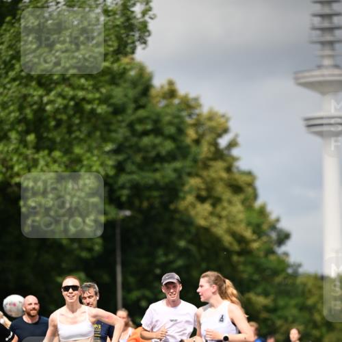 29.06.2025 - hella hamburg halbmarathon Dr. Thomas Lammeyer http://msf.ph/oto/8414017 29.06.2025 10:44:20 Kennedybrücke 1058, 1760, 2019, 2313, 2888, 2976, 3046, 3237, 3515, 3808, 3882, 3883, 3884, 4173, 4752, 5229, 5263, 5701, 5876, 5877, 5901, 6427, 6739, 6866, 6876, 7045, 7455, 7456, 7524, 7675, 7850, 7984, 8107, 8391, 8612, 8865, 8866, 9698, 9747, 9777, 10441, 10512, 10626, 10806, 10818, 11175, 11242 meine-sportfotos.de