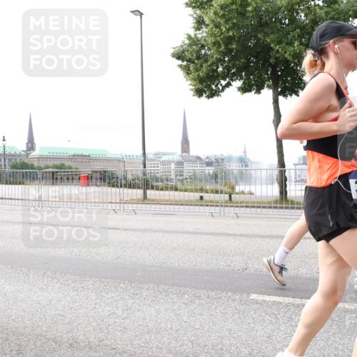 29.06.2025 - hella hamburg halbmarathon Lena Gebhardt http://msf.ph/oto/8414031 29.06.2025 10:25:58 Lombardsbrücke 1093, 1305, 1479, 1481, 3343, 3617, 3765, 4378, 4797, 5028, 5497, 6159, 6663, 8276, 8306, 8674, 8881, 9811, 10104, 10219, 10845, 10846, 11139, 11596, 11699, 11828, 11859, 12074, 12505, 12826, 12827, 12838, 12945, 12946, 13653, 14063, 14179, 14223, 14356, 14726, 14936, 15283, 16289, 16354, 16381, 16927, 17369, 19144 meine-sportfotos.de