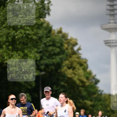 29.06.2025 - hella hamburg halbmarathon Dr. Thomas Lammeyer http://msf.ph/oto/8414048 29.06.2025 10:44:21 Kennedybrücke 1058, 1760, 2019, 2313, 2888, 2976, 3046, 3237, 3515, 3808, 3882, 3883, 3884, 4173, 4752, 5229, 5263, 5654, 5701, 5876, 5877, 5901, 6427, 6739, 6866, 6876, 7045, 7174, 7455, 7456, 7524, 7675, 7850, 7984, 8107, 8391, 8612, 8865, 8866, 9495, 9698, 9747, 9777, 10441, 10512, 10626, 10806, 10818, 11175, 11242 meine-sportfotos.de
