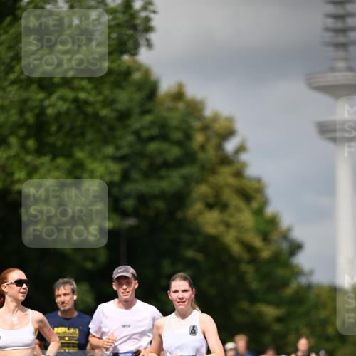 29.06.2025 - hella hamburg halbmarathon Dr. Thomas Lammeyer http://msf.ph/oto/8414063 29.06.2025 10:44:21 Kennedybrücke 1058, 1760, 2019, 2313, 2888, 2976, 3046, 3237, 3515, 3808, 3882, 3883, 3884, 4173, 4752, 5229, 5263, 5654, 5701, 5876, 5877, 5901, 6427, 6739, 6866, 6876, 7045, 7174, 7455, 7456, 7524, 7675, 7850, 7984, 8107, 8391, 8612, 8865, 8866, 9495, 9698, 9747, 9777, 10441, 10512, 10626, 10806, 10818, 11175, 11242 meine-sportfotos.de
