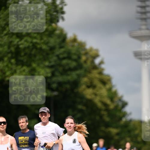 29.06.2025 - hella hamburg halbmarathon Dr. Thomas Lammeyer http://msf.ph/oto/8414073 29.06.2025 10:44:21 Kennedybrücke 1058, 1760, 2019, 2313, 2888, 2976, 3046, 3237, 3515, 3808, 3882, 3883, 3884, 4173, 4752, 5229, 5263, 5654, 5701, 5876, 5877, 5901, 6427, 6739, 6866, 6876, 7045, 7174, 7455, 7456, 7524, 7675, 7850, 7984, 8107, 8391, 8612, 8865, 8866, 9495, 9698, 9747, 9777, 10441, 10512, 10626, 10806, 10818, 11175, 11242 meine-sportfotos.de
