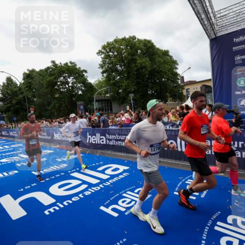 29.06.2025 - hella hamburg halbmarathon Zöllner http://msf.ph/oto/8414140 29.06.2025 10:48:11 Ziel 1086, 1914, 4324, 4711, 9544, 9626, 9638, 12685, 12706, 12724, 12747, 13570, 14192, 14814, 15590, 15973, 15981, 16094, 16149, 16269 meine-sportfotos.de