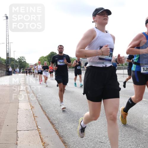 29.06.2025 - hella hamburg halbmarathon Lena Gebhardt http://msf.ph/oto/8414148 29.06.2025 10:17:24 Lombardsbrücke 1095, 17927, 7945, 39, 1298, 1015, 1083, 1137, 1204, 1298, 1331, 1348, 1356, 1477, 1553, 1795, 2225, 2259, 2305, 2548, 2860, 2908, 3210, 3464, 3466, 3622, 3802, 3803, 4194, 4218, 4852, 5002, 5023, 5390, 5929, 5930, 5995, 6126, 6128, 6254, 6336, 6352, 6520, 6522, 6786, 7011, 7114, 7115, 7257, 7258, 7291, 7345, 7376, 7410, 7413, 7445, 7566, 7647, 7844, 7928, 7945, 8210, 8253, 8263, 8309, 8351, 8433, 8513, 8558, 8895, 8983, 9152, 9259, 9848 meine-sportfotos.de