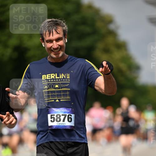 29.06.2025 - hella hamburg halbmarathon Dr. Thomas Lammeyer http://msf.ph/oto/8414152 29.06.2025 10:44:27 Kennedybrücke 1058, 1291, 1586, 1899, 2019, 2515, 2572, 2888, 2976, 3237, 3515, 3808, 3882, 3883, 3884, 4173, 4271, 4752, 5229, 5263, 5654, 5701, 5876, 5877, 5901, 6673, 6866, 6876, 6920, 7045, 7174, 7455, 7456, 7524, 7675, 7850, 7984, 8107, 8391, 8612, 8865, 8866, 8984, 9187, 9495, 9698, 9747, 10441, 10626, 10806, 10818, 10833, 11242, 11244 meine-sportfotos.de