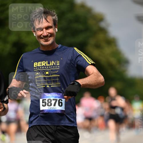 29.06.2025 - hella hamburg halbmarathon Dr. Thomas Lammeyer http://msf.ph/oto/8414157 29.06.2025 10:44:27 Kennedybrücke 1058, 1291, 1586, 1899, 2019, 2515, 2572, 2888, 2976, 3237, 3515, 3808, 3882, 3883, 3884, 4173, 4271, 4752, 5229, 5263, 5654, 5701, 5876, 5877, 5901, 6673, 6866, 6876, 6920, 7045, 7174, 7455, 7456, 7524, 7675, 7850, 7984, 8107, 8391, 8612, 8865, 8866, 8984, 9187, 9495, 9698, 9747, 10441, 10626, 10806, 10818, 10833, 11242, 11244 meine-sportfotos.de