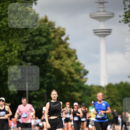 29.06.2025 - hella hamburg halbmarathon Dr. Thomas Lammeyer http://msf.ph/oto/8414200 29.06.2025 10:44:30 Kennedybrücke 1058, 1291, 1586, 1899, 2019, 2515, 2572, 2888, 3237, 3515, 3808, 3882, 3883, 3884, 4173, 4271, 4752, 5229, 5263, 5654, 5701, 5702, 5876, 5877, 5901, 5975, 6673, 6866, 6876, 6920, 7174, 7455, 7456, 7524, 7675, 7850, 7984, 8107, 8391, 8612, 8865, 8866, 8984, 9187, 9468, 9495, 9747, 9977, 10626, 10806, 10818, 10833, 11242, 11244 meine-sportfotos.de