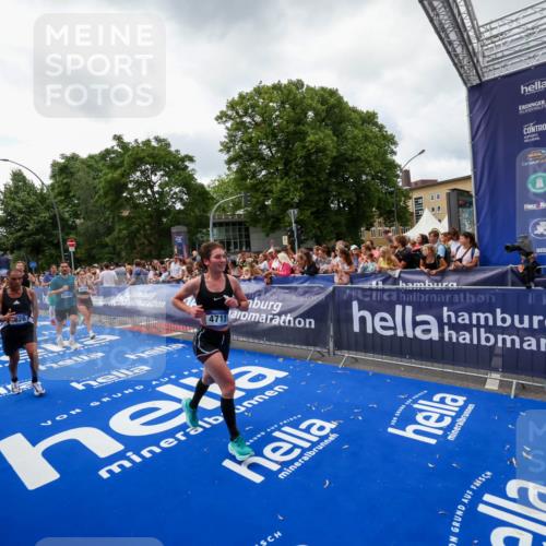29.06.2025 - hella hamburg halbmarathon Zöllner http://msf.ph/oto/8414216 29.06.2025 10:48:14 Ziel 1914, 4711, 7599, 8916, 9544, 9626, 9638, 11211, 12685, 14192, 14814, 15590, 15629, 15973, 15981, 16094, 16269, 19127 meine-sportfotos.de