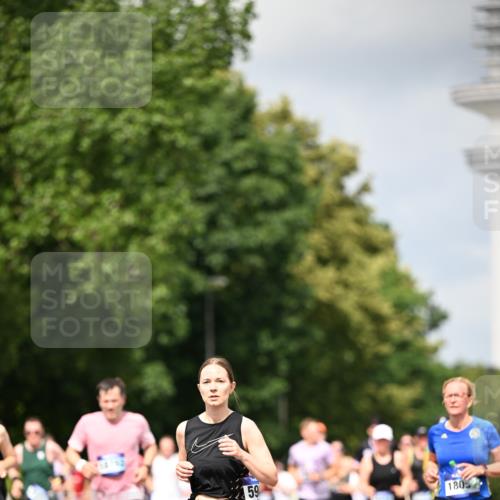 29.06.2025 - hella hamburg halbmarathon Dr. Thomas Lammeyer http://msf.ph/oto/8414235 29.06.2025 10:44:32 Kennedybrücke 1058, 1291, 1586, 1899, 2019, 2109, 2515, 2572, 2888, 3237, 3515, 3607, 3808, 3883, 3884, 4271, 5229, 5263, 5654, 5701, 5702, 5876, 5877, 5901, 5975, 6673, 6866, 6876, 6920, 7174, 7455, 7456, 7675, 7850, 7984, 8107, 8391, 8612, 8865, 8866, 8984, 9187, 9468, 9495, 9747, 9977, 10626, 10806, 10818, 10833, 11242, 11244 meine-sportfotos.de