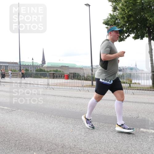 29.06.2025 - hella hamburg halbmarathon Lena Gebhardt http://msf.ph/oto/8414247 29.06.2025 10:26:00 Lombardsbrücke 1093, 1305, 1479, 1481, 3343, 3617, 3765, 4378, 4797, 5028, 5497, 6159, 6663, 8276, 8306, 8674, 8881, 9811, 10104, 10219, 11107, 11139, 11596, 11699, 11828, 11859, 12074, 12505, 12826, 12827, 12838, 12945, 12946, 13653, 14063, 14179, 14223, 14356, 14726, 14936, 15283, 16289, 16354, 16381, 16927, 17369, 19144 meine-sportfotos.de