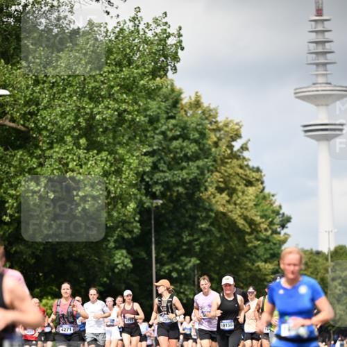 29.06.2025 - hella hamburg halbmarathon Dr. Thomas Lammeyer http://msf.ph/oto/8414257 29.06.2025 10:44:34 Kennedybrücke 1058, 1291, 1586, 1899, 2019, 2109, 2254, 2515, 2572, 2888, 3237, 3515, 3607, 3808, 3883, 3884, 4271, 5229, 5263, 5654, 5701, 5702, 5876, 5877, 5901, 5975, 6673, 6866, 6876, 6920, 7174, 7455, 7456, 7675, 7850, 7984, 8107, 8391, 8815, 8984, 9187, 9468, 9495, 9747, 9977, 10806, 10833, 11242, 11244 meine-sportfotos.de