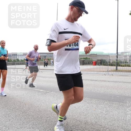 29.06.2025 - hella hamburg halbmarathon Lena Gebhardt http://msf.ph/oto/8414357 29.06.2025 10:26:01 Lombardsbrücke 11699, 10104, 1305, 1479, 1481, 3343, 3617, 3765, 4268, 4315, 4378, 4797, 5028, 5497, 6159, 6663, 8276, 8306, 8674, 8881, 9811, 10104, 10219, 11107, 11139, 11596, 11699, 11828, 11859, 12074, 12505, 12826, 12827, 12838, 12945, 12946, 13653, 14063, 14179, 14223, 14356, 14726, 14936, 16289, 16354, 16381, 16927, 17369, 19144 meine-sportfotos.de