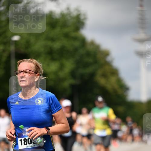 29.06.2025 - hella hamburg halbmarathon Dr. Thomas Lammeyer http://msf.ph/oto/8414358 29.06.2025 10:44:39 Kennedybrücke 1058, 1291, 1586, 1899, 2019, 2109, 2254, 2515, 2572, 2888, 3607, 3808, 4271, 5229, 5263, 5654, 5701, 5702, 5876, 5877, 5901, 5975, 6363, 6673, 6866, 6876, 6920, 7174, 7675, 7850, 7984, 8107, 8391, 8739, 8815, 8984, 9187, 9195, 9468, 9495, 9977, 10474, 10806, 10833, 11244 meine-sportfotos.de