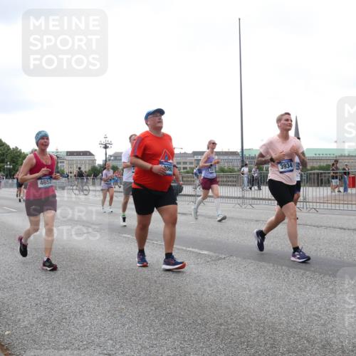 29.06.2025 - hella hamburg halbmarathon Lena Gebhardt http://msf.ph/oto/8414369 29.06.2025 10:51:24 Lombardsbrücke 4652, 3092, 3934, 1203, 1208, 1404, 1478, 1617, 1997, 2202, 2308, 2358, 2380, 2484, 2485, 2593, 2736, 2778, 2859, 3240, 3934, 4156, 4652, 4713, 4748, 4808, 4878, 4920, 5286, 5289, 5291, 5357, 5394, 5530, 5716, 5717, 6007, 6091, 6885, 6945, 6954, 6961, 7012, 7769, 7770, 7771, 7825, 7841, 7871, 7992, 8040, 8125, 8399, 8410, 8672, 9166, 9167, 9340, 9462, 9582, 9583, 9763, 10496, 10552, 11034, 11052, 11252, 11268, 11575, 11875 meine-sportfotos.de