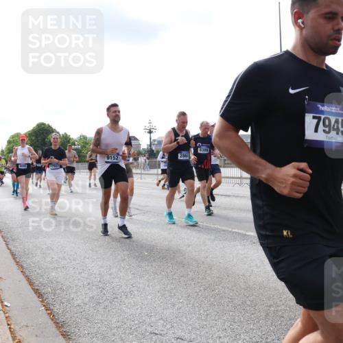 29.06.2025 - hella hamburg halbmarathon Lena Gebhardt http://msf.ph/oto/8414395 29.06.2025 10:17:26 Lombardsbrücke 9152, 2860, 8895, 17927, 8309, 7945, 1015, 1083, 1137, 1204, 1274, 1298, 1331, 1348, 1356, 1458, 1477, 1553, 1749, 1795, 2225, 2259, 2305, 2548, 2860, 2908, 3210, 3292, 3464, 3466, 3622, 3802, 3803, 4194, 4218, 4852, 5002, 5023, 5390, 5929, 5930, 5995, 6126, 6128, 6254, 6336, 6352, 6520, 6522, 6786, 7011, 7257, 7258, 7291, 7345, 7376, 7410, 7413, 7445, 7566, 7647, 7844, 7928, 7945, 8144, 8210, 8253, 8263, 8309, 8351, 8433, 8558, 8895, 8983, 9152, 9259, 9848 meine-sportfotos.de
