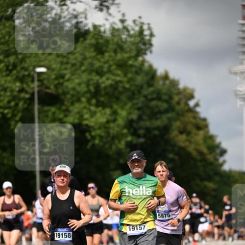 29.06.2025 - hella hamburg halbmarathon Dr. Thomas Lammeyer http://msf.ph/oto/8414406 29.06.2025 10:44:41 Kennedybrücke 1058, 1291, 1586, 1899, 2109, 2254, 2515, 2572, 2888, 3607, 3808, 4271, 5263, 5654, 5701, 5702, 5901, 5975, 6363, 6673, 6866, 6876, 6920, 7174, 8107, 8391, 8739, 8815, 8984, 9187, 9195, 9468, 9495, 9977, 10474, 10806, 10833, 11244 meine-sportfotos.de