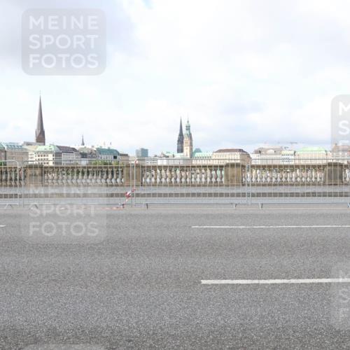 29.06.2025 - hella hamburg halbmarathon Lena Gebhardt http://msf.ph/oto/8414412 29.06.2025 08:55:54 Lombardsbrücke  meine-sportfotos.de