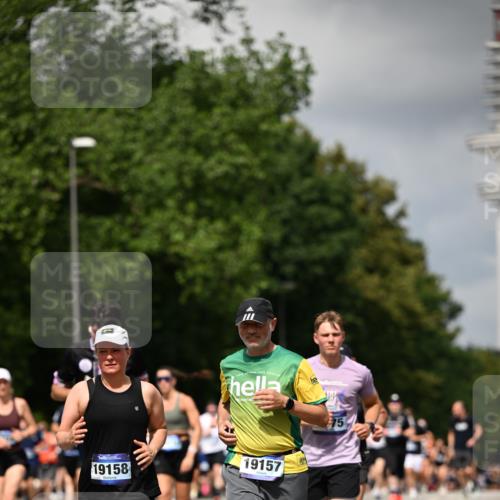 29.06.2025 - hella hamburg halbmarathon Dr. Thomas Lammeyer http://msf.ph/oto/8414414 29.06.2025 10:44:42 Kennedybrücke 1037, 1058, 1291, 1586, 1899, 2109, 2254, 2515, 2572, 2888, 3607, 3810, 4271, 5263, 5351, 5654, 5701, 5702, 5901, 5975, 6229, 6363, 6673, 6866, 6876, 6920, 7174, 8107, 8391, 8739, 8815, 8984, 9187, 9195, 9468, 9495, 9977, 10474, 10806, 10833, 11244 meine-sportfotos.de