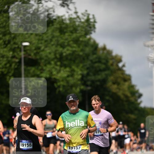 29.06.2025 - hella hamburg halbmarathon Dr. Thomas Lammeyer http://msf.ph/oto/8414425 29.06.2025 10:44:42 Kennedybrücke 1037, 1058, 1291, 1586, 1899, 2109, 2254, 2515, 2572, 2888, 3607, 3810, 4271, 5263, 5351, 5654, 5701, 5702, 5901, 5975, 6229, 6363, 6673, 6866, 6876, 6920, 7174, 8107, 8391, 8739, 8815, 8984, 9187, 9195, 9468, 9495, 9977, 10474, 10806, 10833, 11244 meine-sportfotos.de