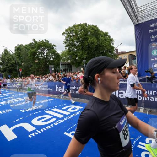 29.06.2025 - hella hamburg halbmarathon Zöllner http://msf.ph/oto/8414428 29.06.2025 10:48:23 Ziel 1537, 5129, 5528, 6923, 7367, 7599, 8216, 9770, 11211, 11467, 14797, 15629, 15735, 17745, 17982, 18963, 19127 meine-sportfotos.de