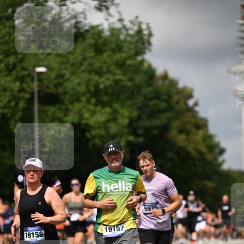 29.06.2025 - hella hamburg halbmarathon Dr. Thomas Lammeyer http://msf.ph/oto/8414430 29.06.2025 10:44:42 Kennedybrücke 1037, 1058, 1291, 1586, 1899, 2109, 2254, 2515, 2572, 2888, 3607, 3810, 4271, 5263, 5351, 5654, 5701, 5702, 5901, 5975, 6229, 6363, 6673, 6866, 6876, 6920, 7174, 8107, 8391, 8739, 8815, 8984, 9187, 9195, 9468, 9495, 9977, 10474, 10806, 10833, 11244 meine-sportfotos.de