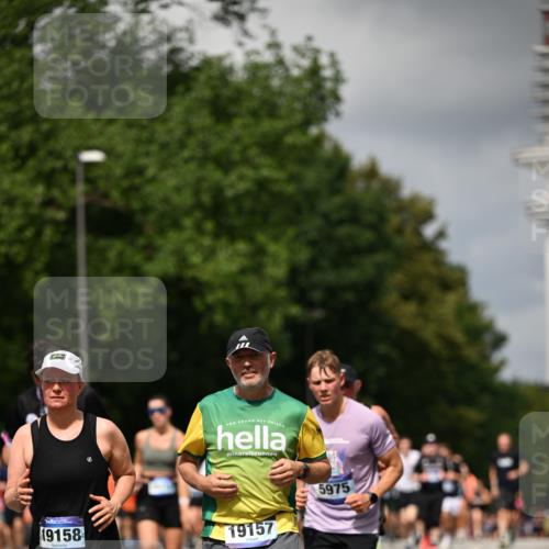 29.06.2025 - hella hamburg halbmarathon Dr. Thomas Lammeyer http://msf.ph/oto/8414438 29.06.2025 10:44:42 Kennedybrücke 1037, 1058, 1291, 1586, 1899, 2109, 2254, 2515, 2572, 2888, 3607, 3810, 4271, 5263, 5351, 5654, 5701, 5702, 5901, 5975, 6229, 6363, 6673, 6866, 6876, 6920, 7174, 8107, 8391, 8739, 8815, 8984, 9187, 9195, 9468, 9495, 9977, 10474, 10806, 10833, 11244 meine-sportfotos.de
